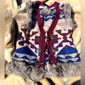 FOREVER 21 Faux Fur Vest